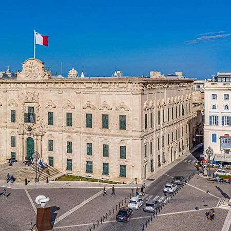 Hotel Castille Valletta Bagian luar foto