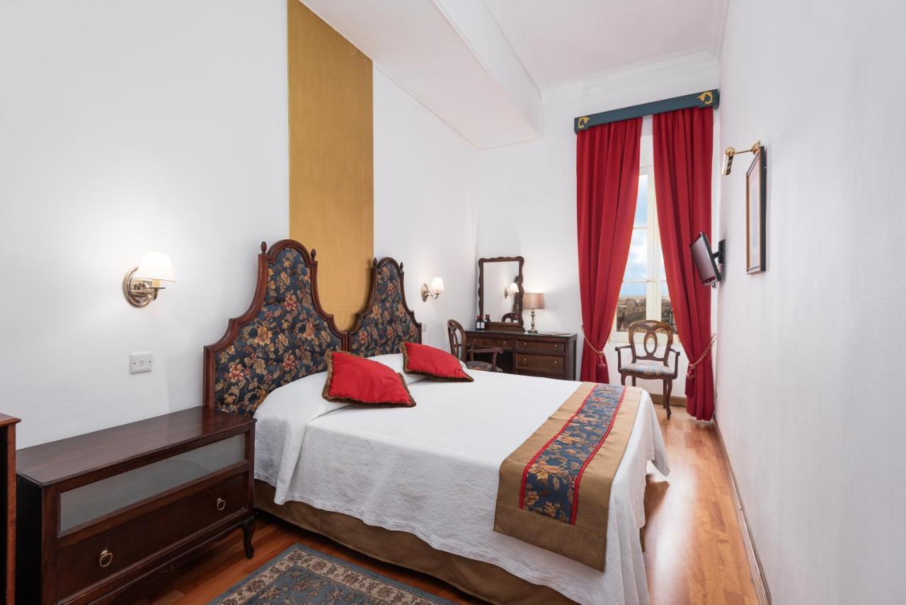 Hotel Castille Valletta Bagian luar foto