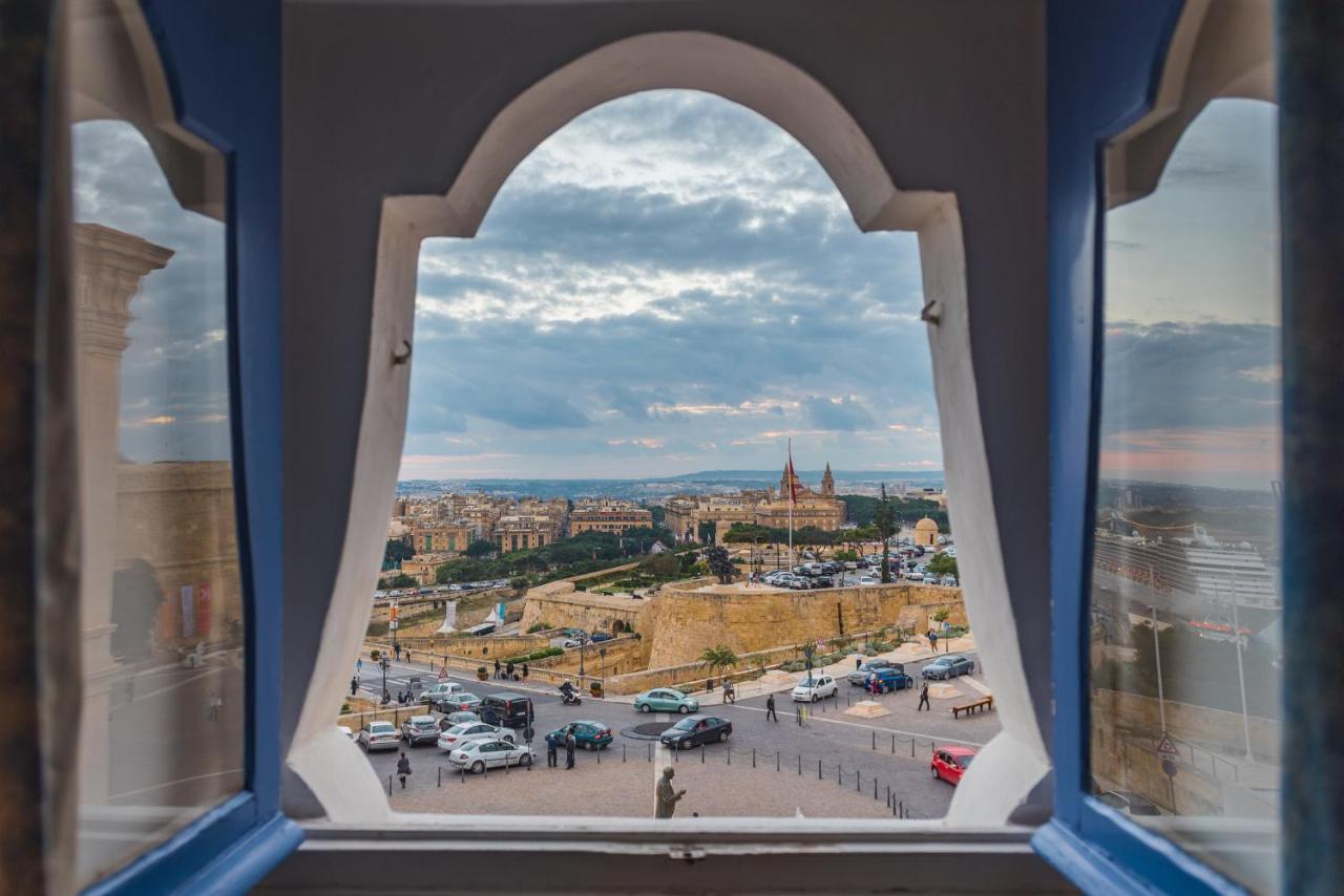 Hotel Castille Valletta Bagian luar foto