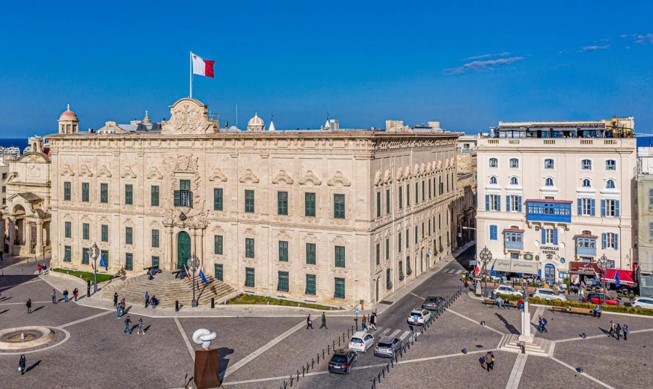 Hotel Castille Valletta Bagian luar foto