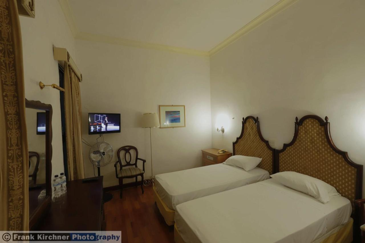 Hotel Castille Valletta Bagian luar foto