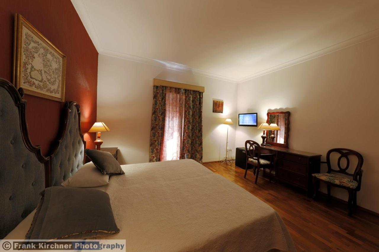 Hotel Castille Valletta Bagian luar foto