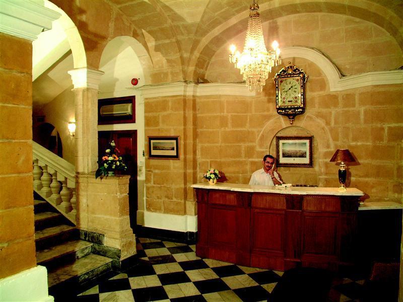 Hotel Castille Valletta Bagian luar foto